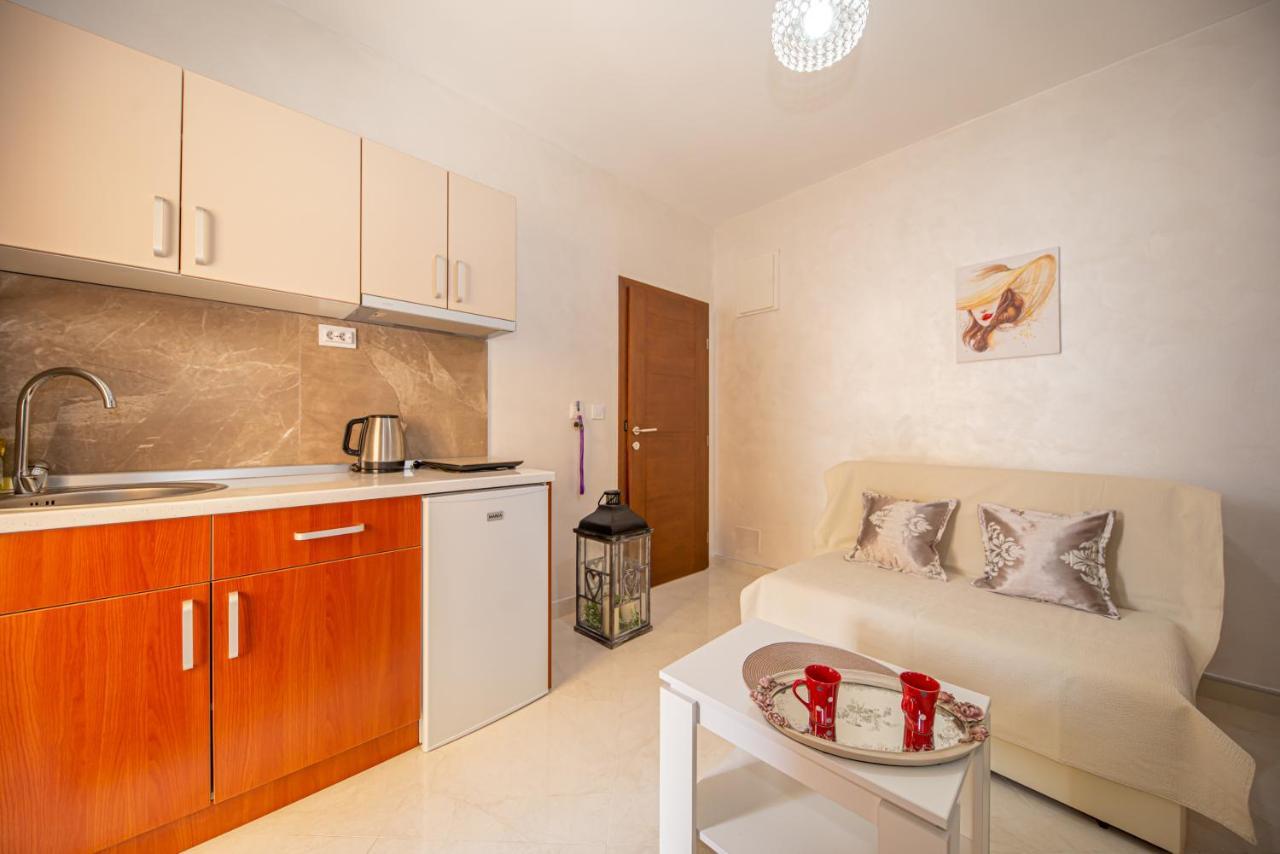 Kristal Apartmani Canj Luaran gambar