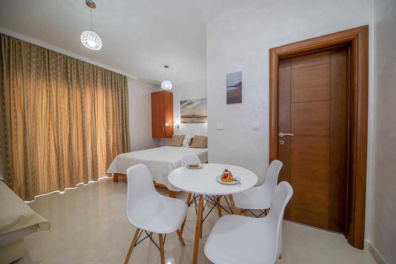 Kristal Apartmani Canj Luaran gambar