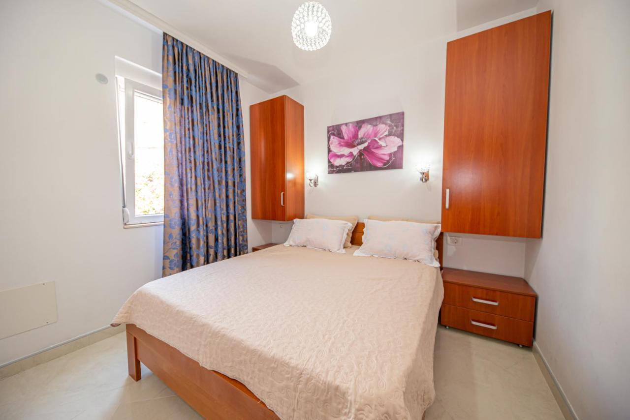 Kristal Apartmani Canj Luaran gambar