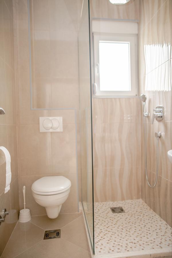 Kristal Apartmani Canj Luaran gambar